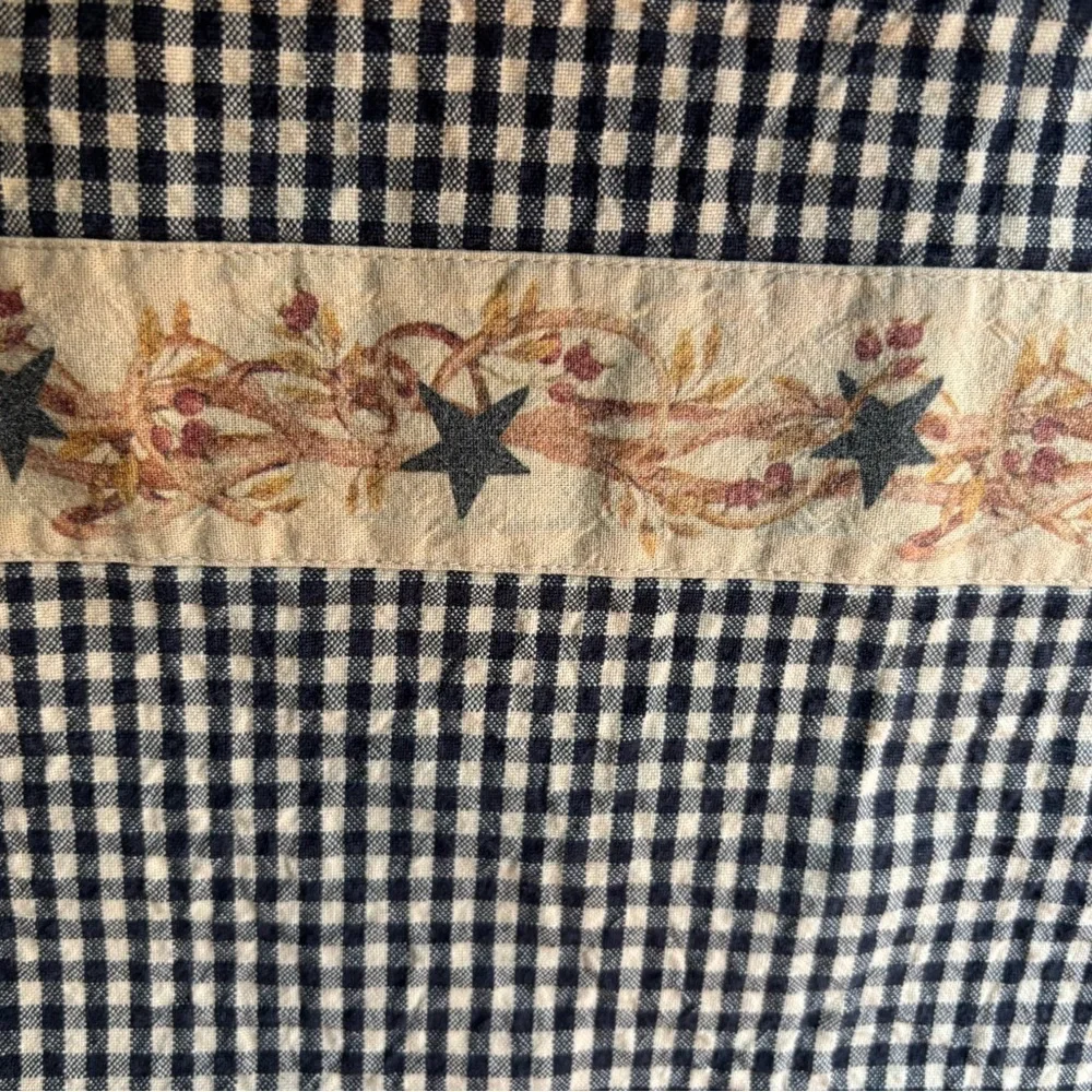 The Country House Collection Star & Vine Place Mat Navy and Cream Gingham